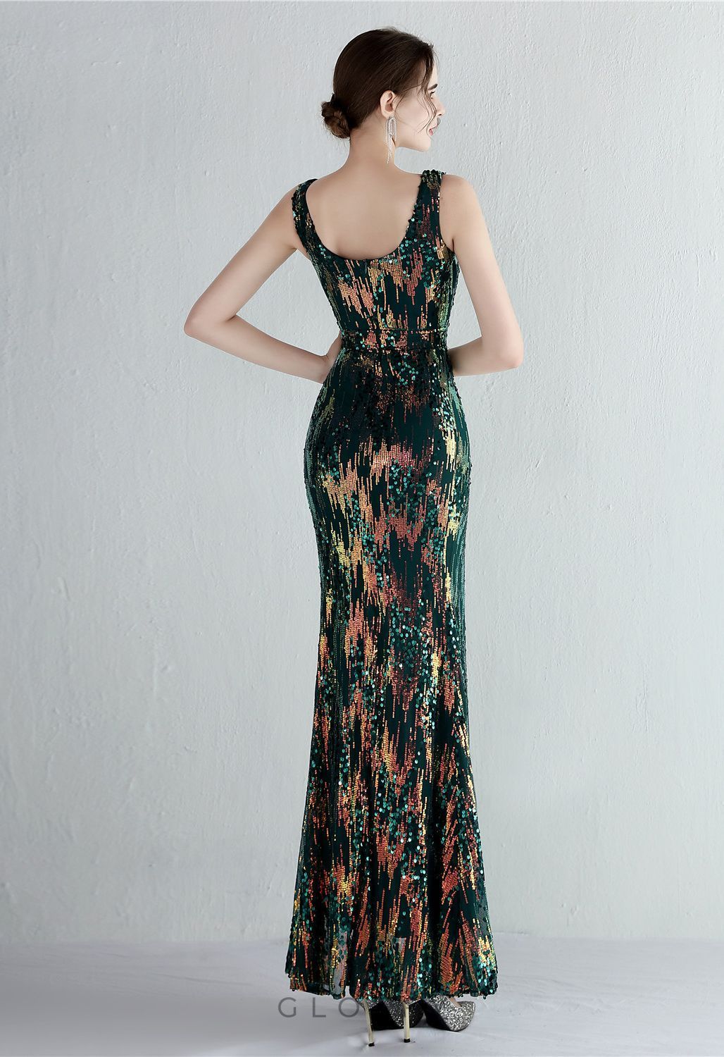 Emerald Çok Renkli Payetli Yırtmaçlı Maxi Elbise