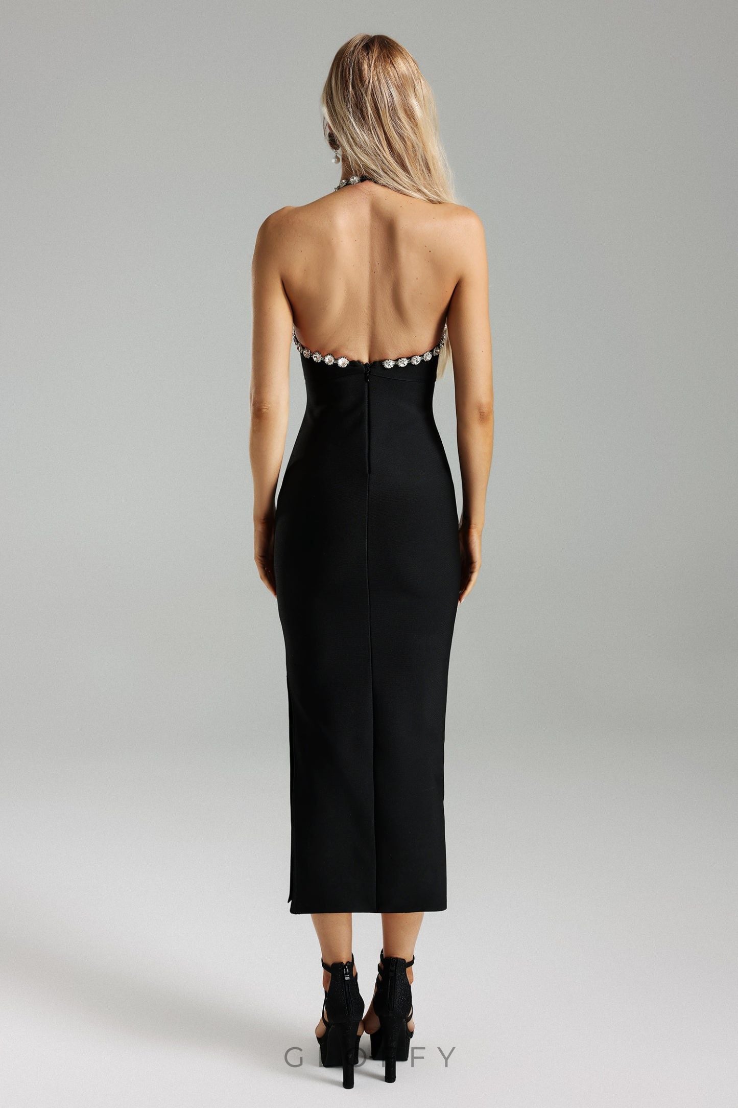 Selene Taş İşlemeli Halter Yaka Maxi Elbise