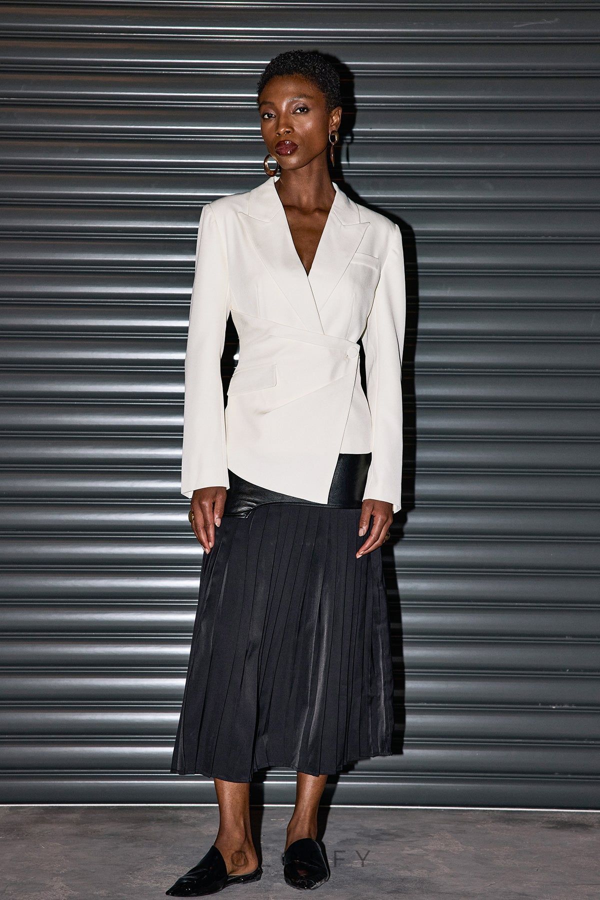 Alitzel Deri ve File Detaylı Siyah Midi Etek