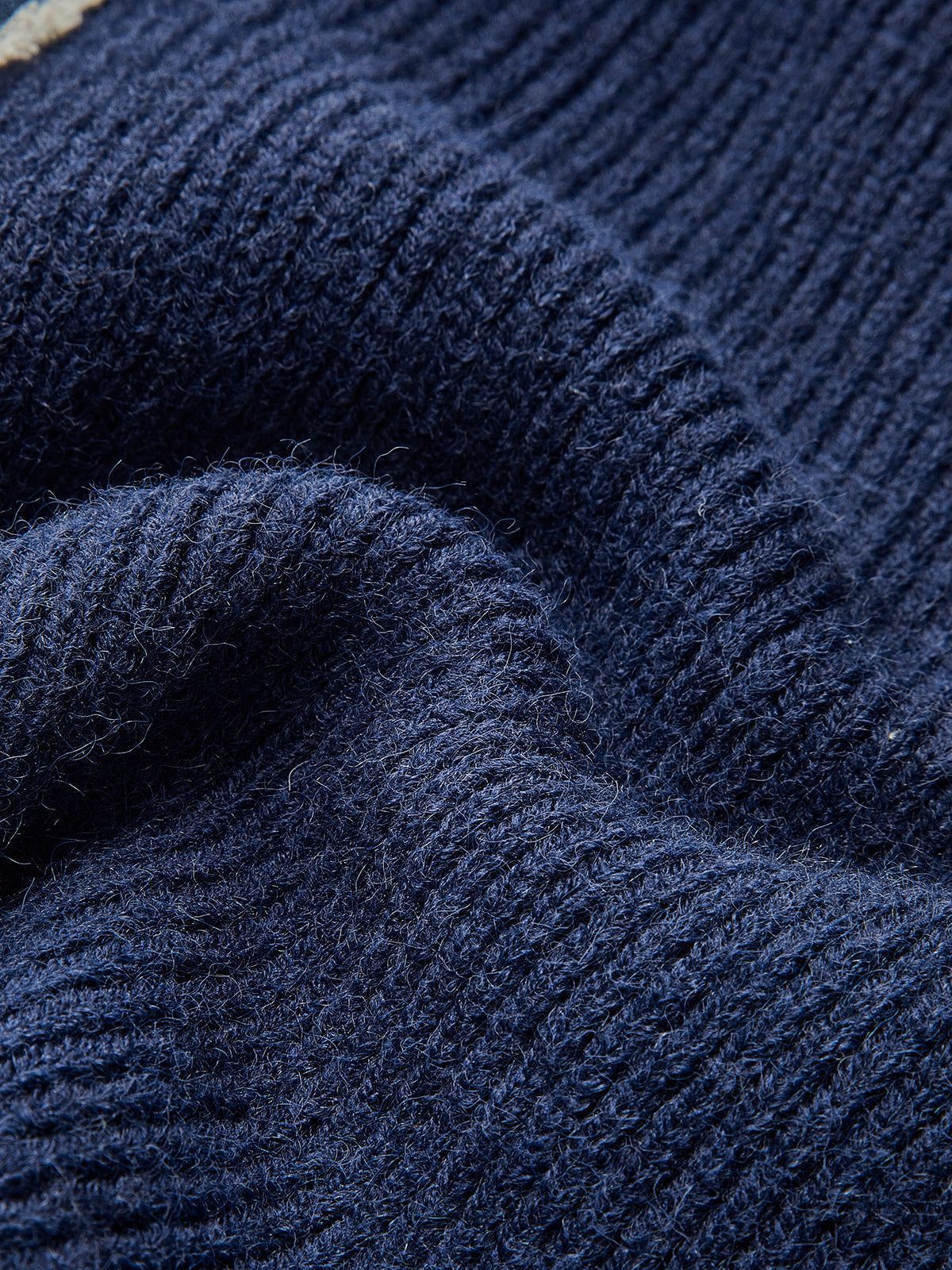 Pencere Yaka Esnek Düğmeli Triko Üst