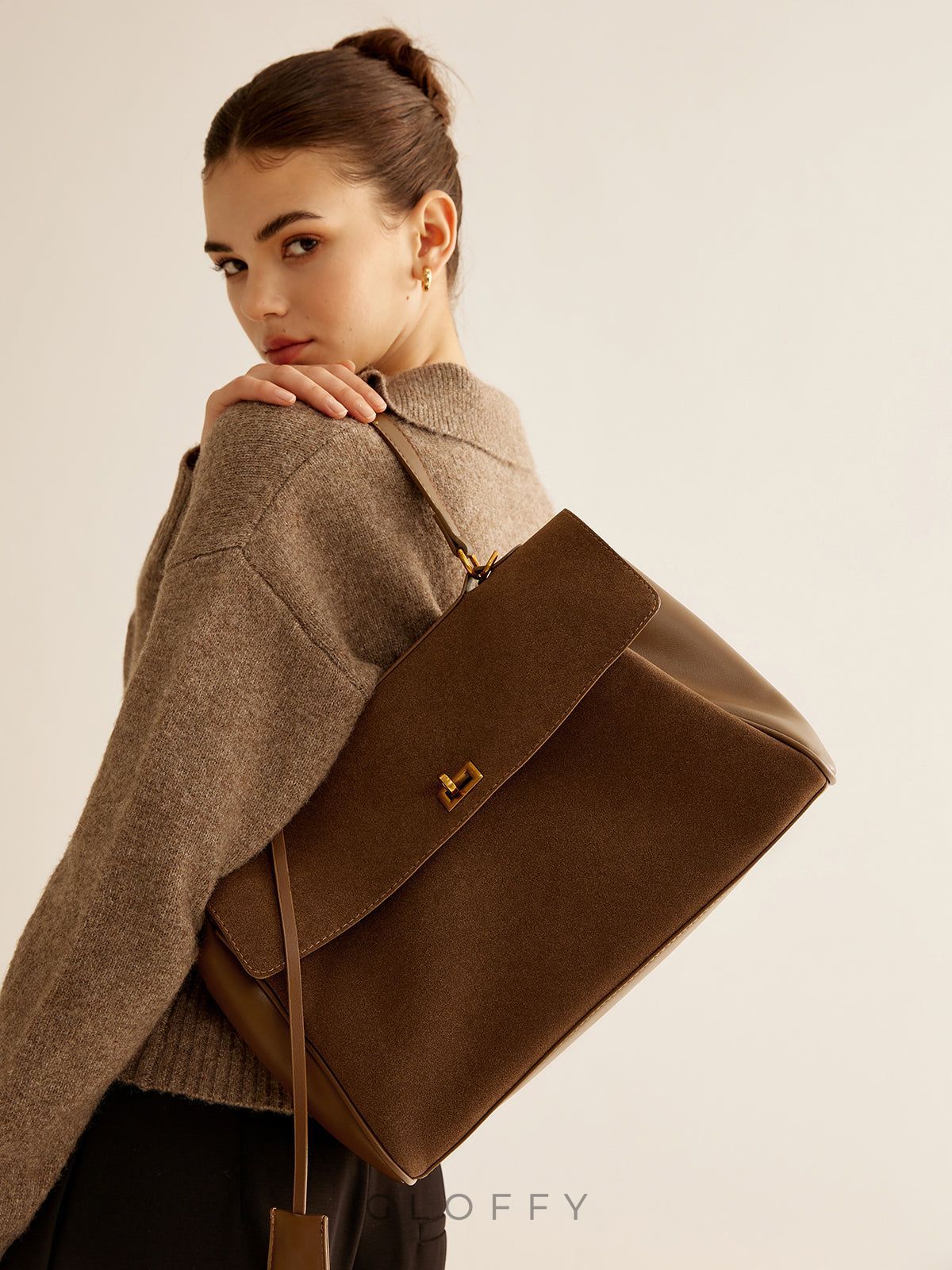 Faydalı Büyük Kapasiteli Kapaklı Omuz Çantası