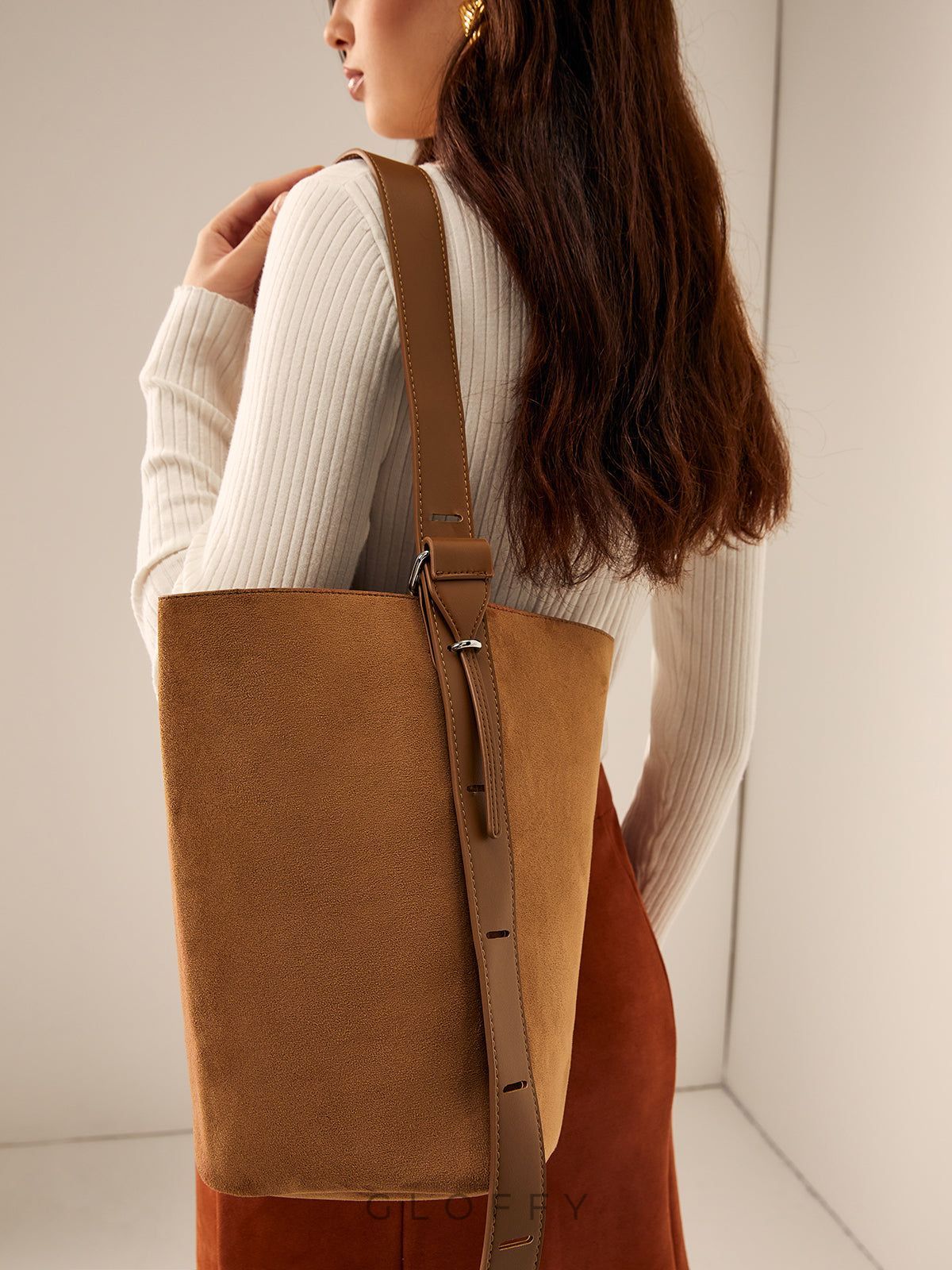 Büyük Kapasiteli Toka Kova Çantası