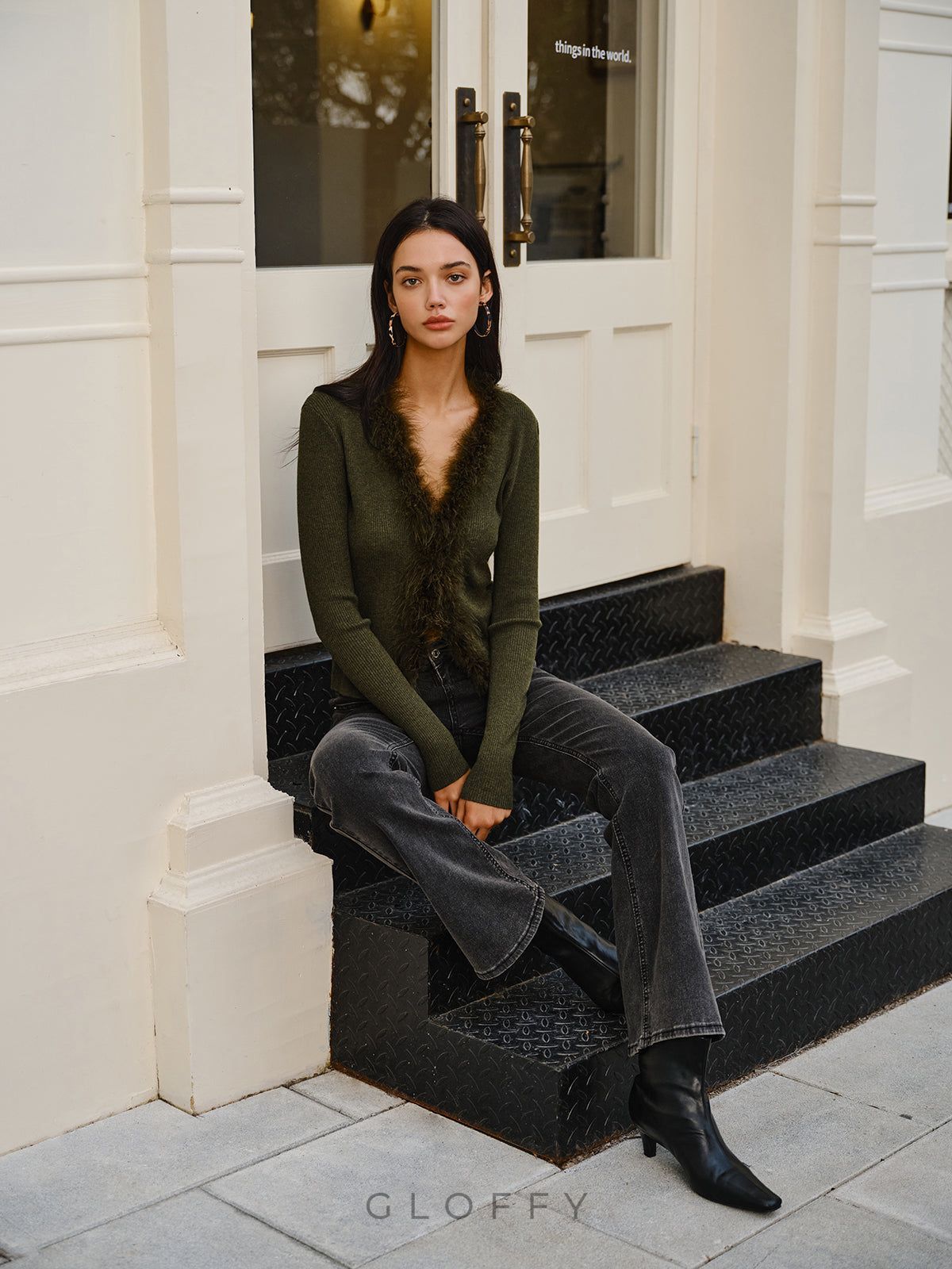 Tüy Detaylı V Yaka İnce Triko Hırka – Haki