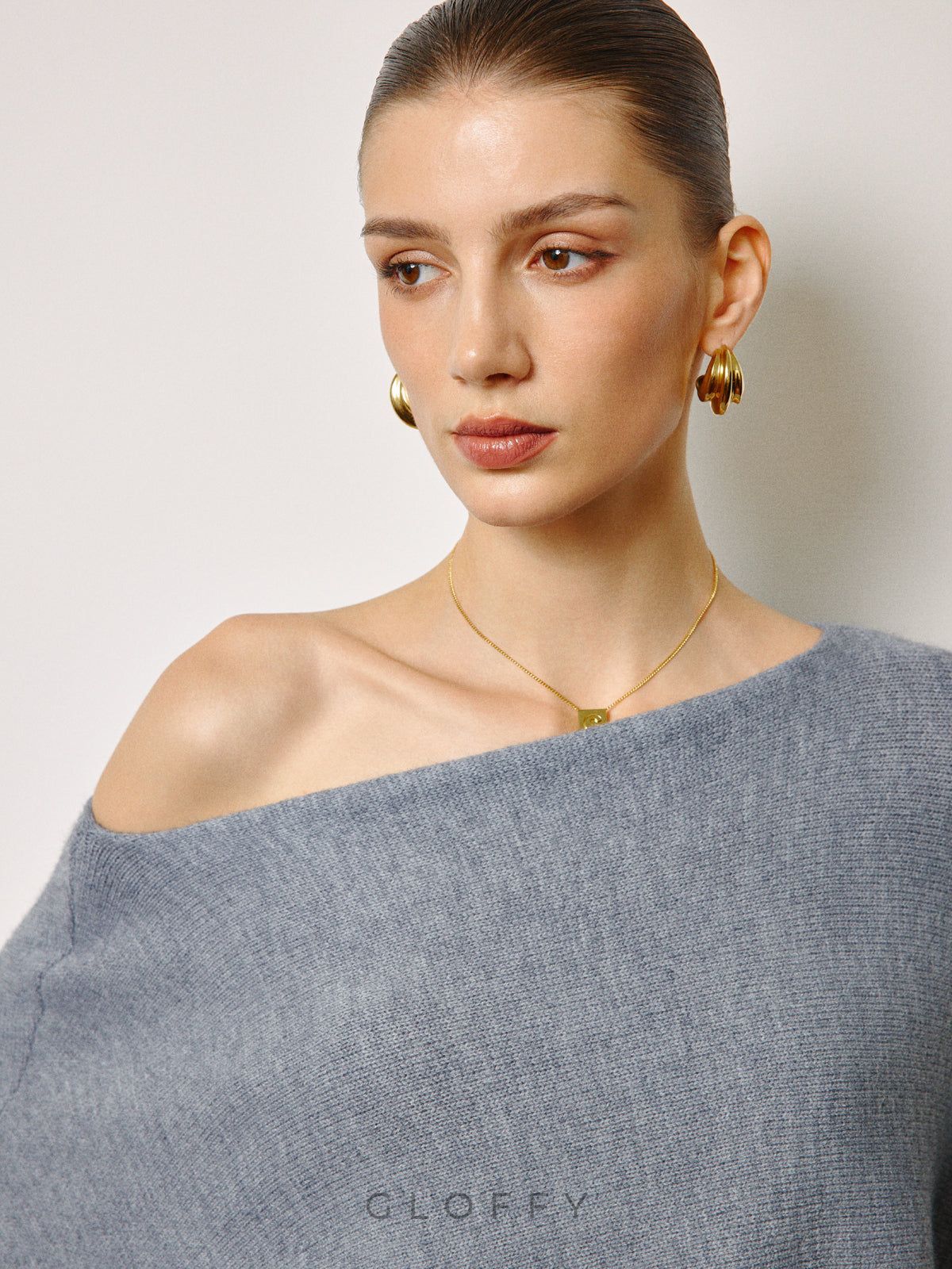 Oversize Yumuşak Triko Kazak – Gri