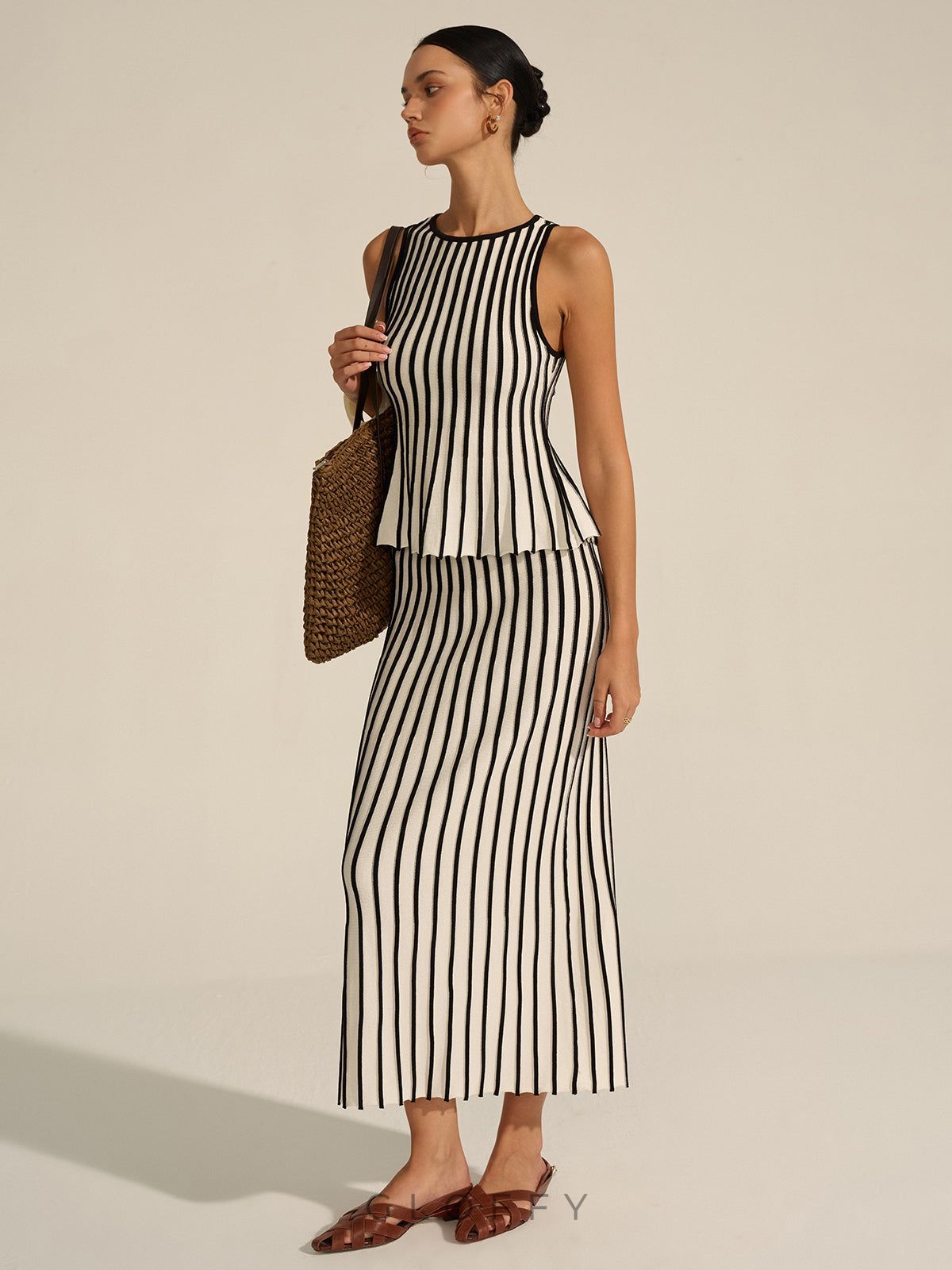 Kolsuz Fitilli Triko Mini Ceket – Siyah Beyaz