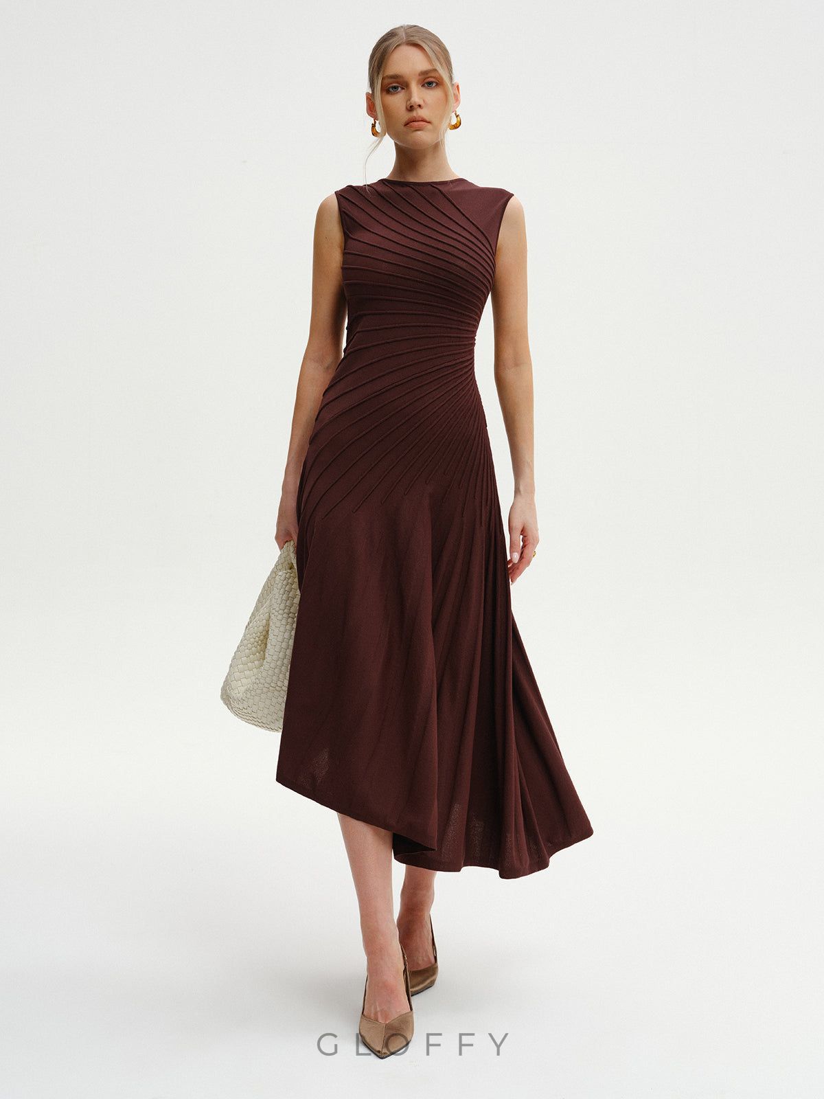 Kolsuz Asimetrik Kesim Detaylı Triko Elbise – Kahverengi