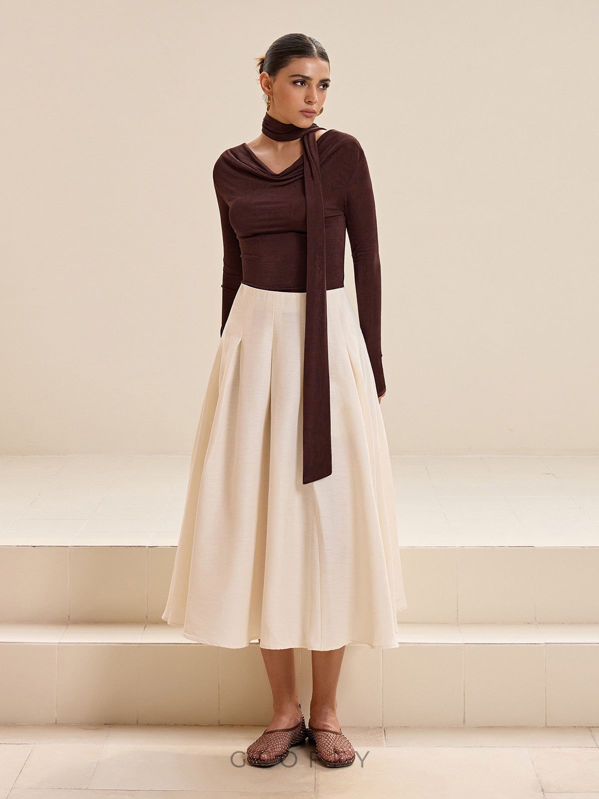 Asimetrik Boyun Fiyonk Detaylı Uzun Kollu T-shirt