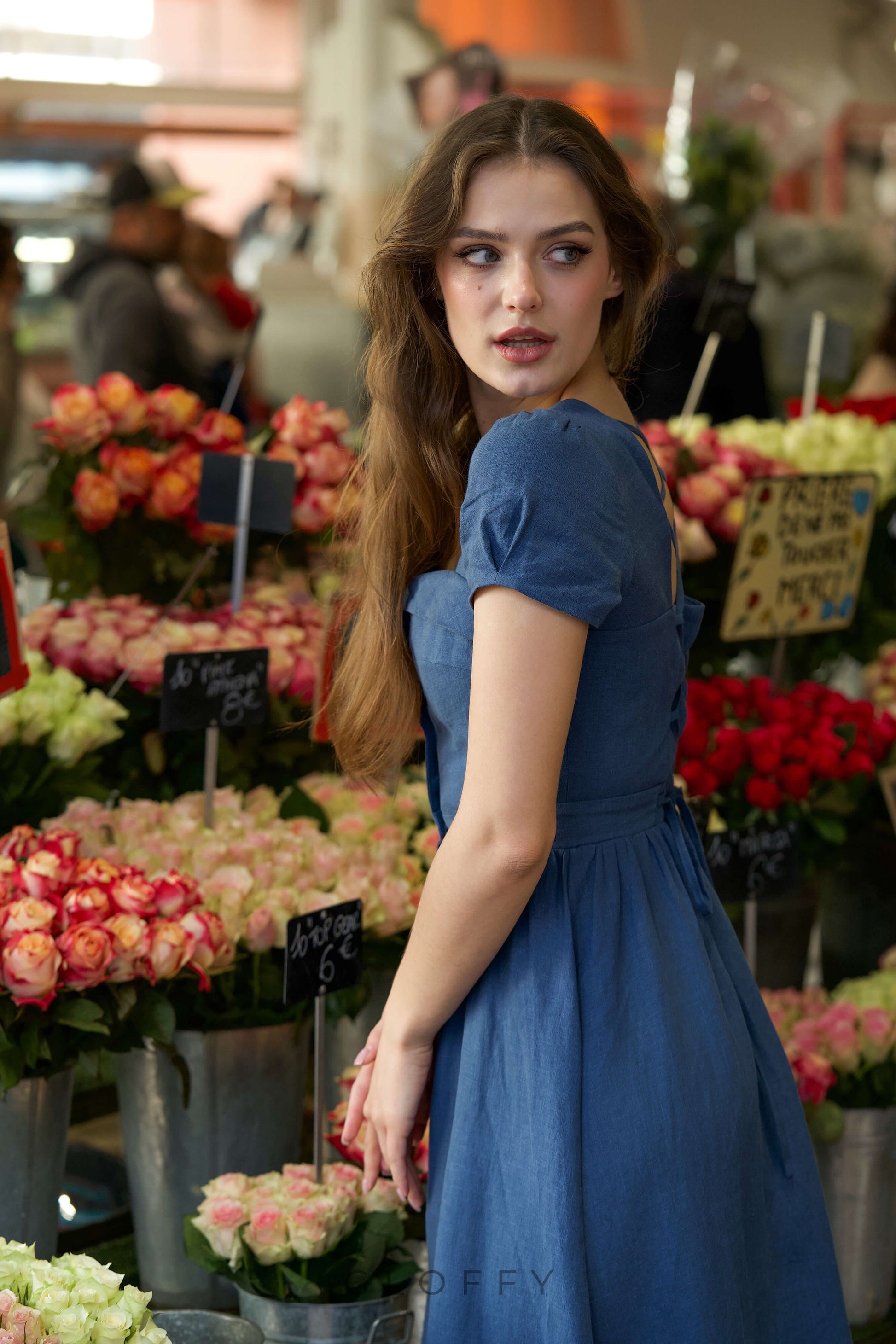 Marcelle Bağcıklı Sırt Detaylı Düğmeli Midi Elbise